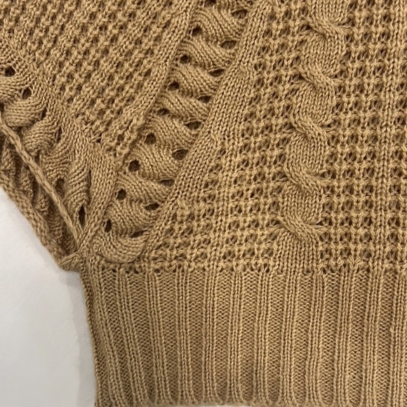 Ya Los Angeles Nuetral Poncho / Cape / Cloak - Picture 11 of 13